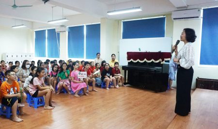 TẬP HUẤN KỸ NĂNG THUYẾT TRÌNH CHO VICSERS THÔNG QUA DỰ ÁN ĐỌC SÁCH MÙA HÈ