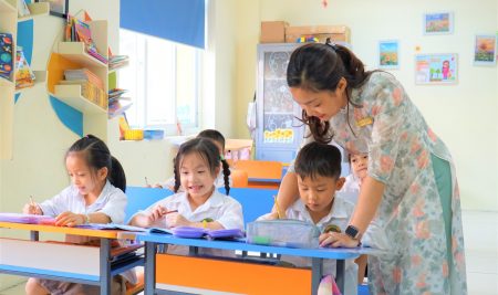 GIÁO VIÊN VICTORIA THĂNG LONG: TRÁCH NHIỆM – YÊU THƯƠNG – SÁNG TẠO