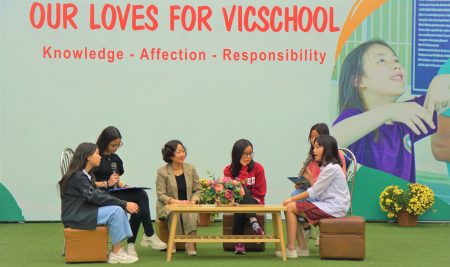 TALKSHOW TRÒ CHUYỆN ĐẦU TUẦN CÙNG 8V1: HỌC SINH NÊN SỬ DỤNG MẠNG XÃ HỘI NHƯ THẾ NÀO?