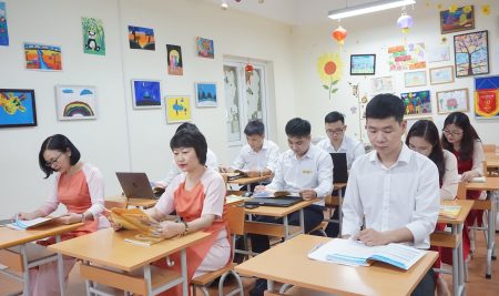 THẦY CÔ VICTORIA THĂNG LONG – TRI THỨC LÀ SỨC MẠNH