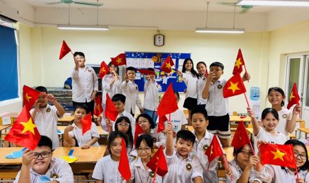 LOA LOA LOA! CHƯƠNG TRÌNH GIÁO DỤC KĨ NĂNG CÔNG DÂN VIC CHO VICSERS ĐÂY