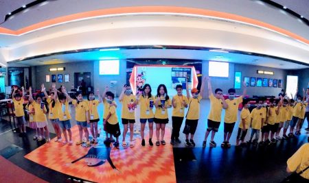 HOẠT ĐỘNG BUỔI TỐI CỦA HỌC SINH TRẠI HÈ QUỐC TẾ: GIẢI TRÍ & GẮN KẾT TÌNH BẠN VÀ THỰC HÀNH TIẾNG ANH