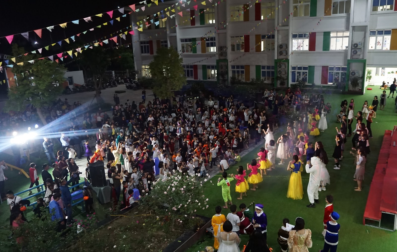 Halloween tại Victoria Thăng Long