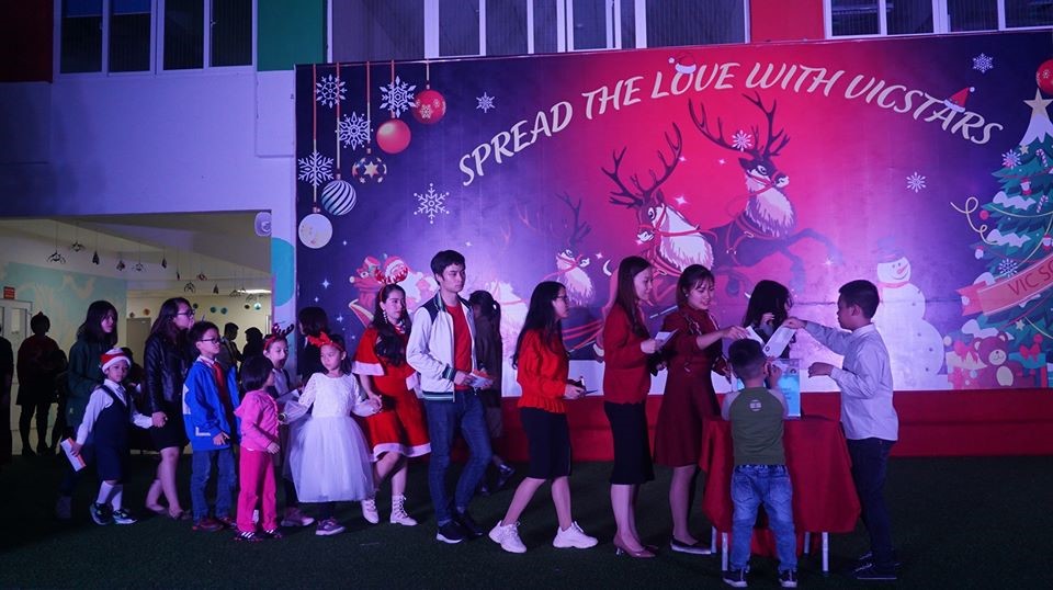 Giáng sinh đầu tiên tại Victoria Thăng Long