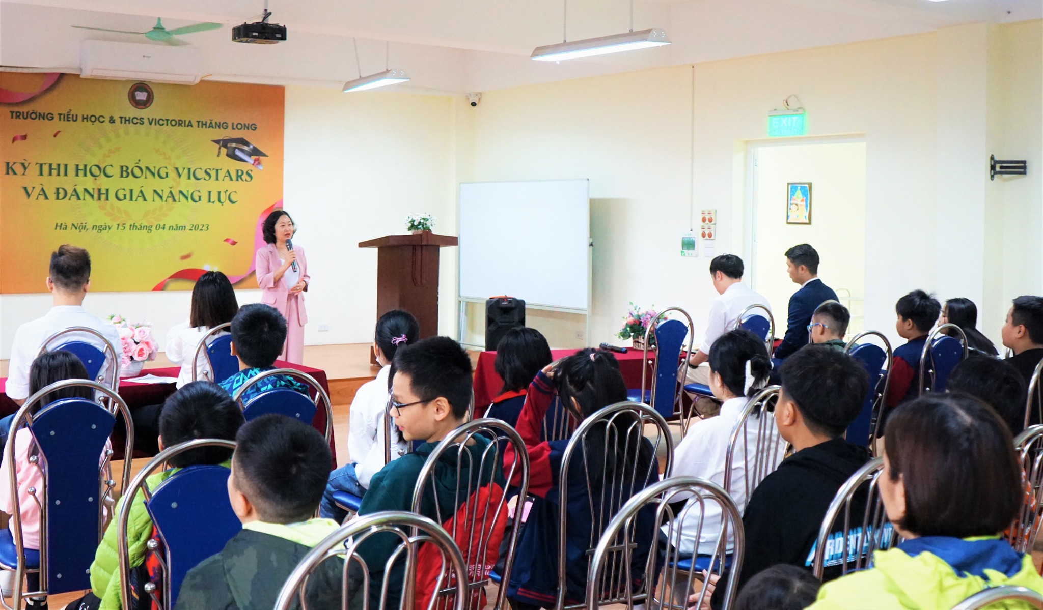 SÔI NỔI TRANH TÀI TẠI “KỲ THI HỌC BỔNG VICSTARS” – ĐỢT 2