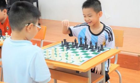TƯNG BỪNG VÒNG LOẠI GIẢI CỜ VUA VICSCHOOL