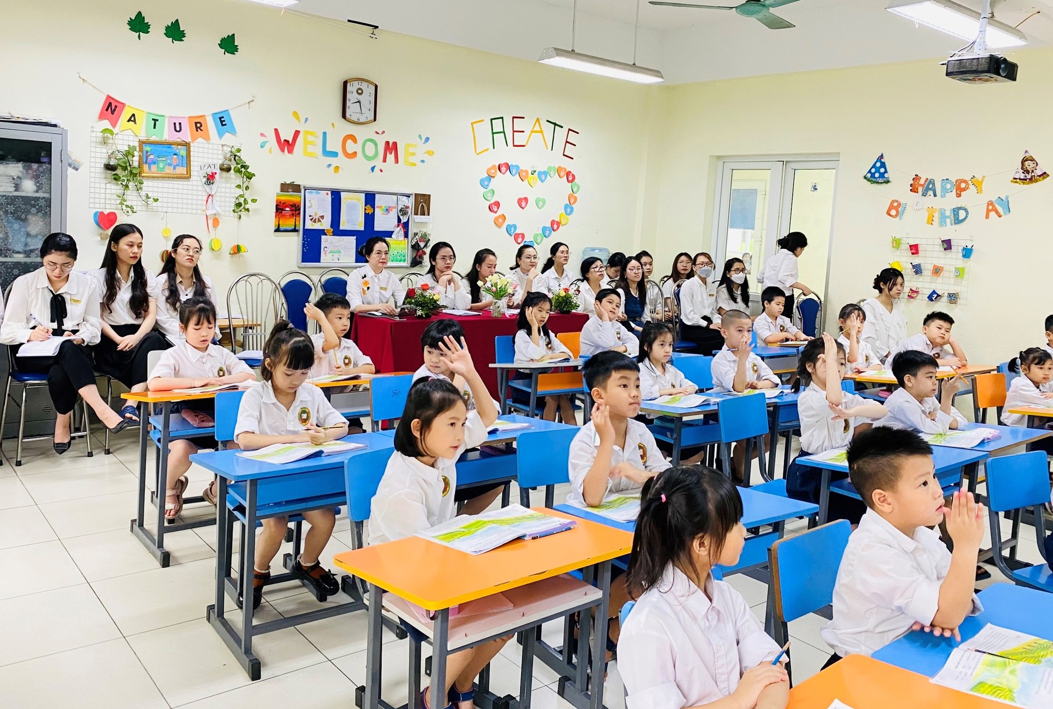 VICSCHOOL KHÔNG NGỪNG NÂNG CAO CHẤT LƯỢNG CHUYÊN MÔN VÀ ĐÀO TẠO ĐỘI NGŨ QUA CÁC CHUYÊN ĐỀ